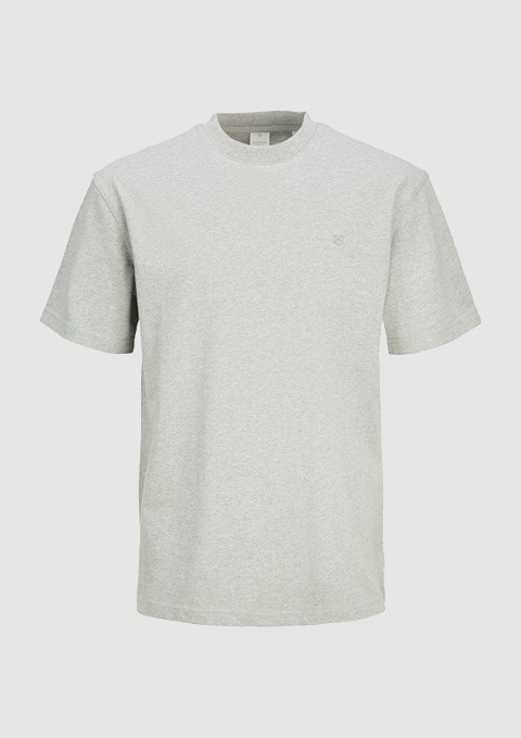 Ein graues T-Shirt mit Kurzarm und Rundhalsausschnitt.