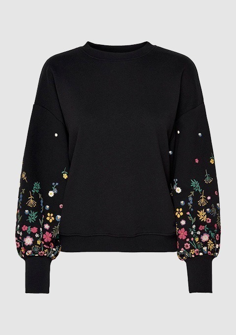 Schwarzer Sweatshirt mit bunten Blumenstickereien an den Ärmeln. Schwarzer Sweatshirt mit bunten Blumenstickereien an den Ärmeln.