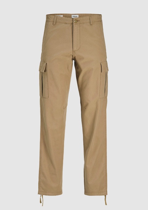 Beige Cargo-Hosen mit seitlichen Taschen. Beige Cargo-Hosen mit seitlichen Taschen.
