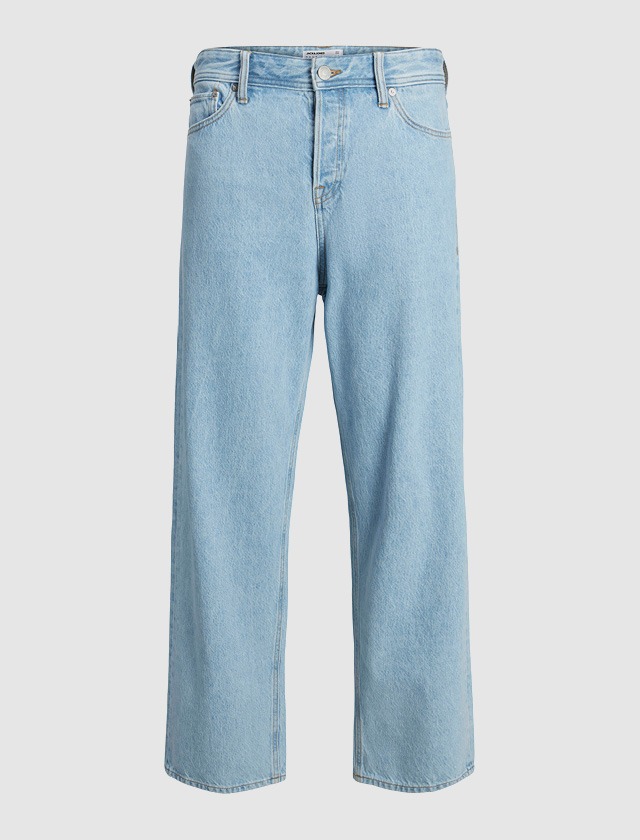 Helle, weite Jeans in hellem Denim. Helle, weite Jeans in hellem Denim.