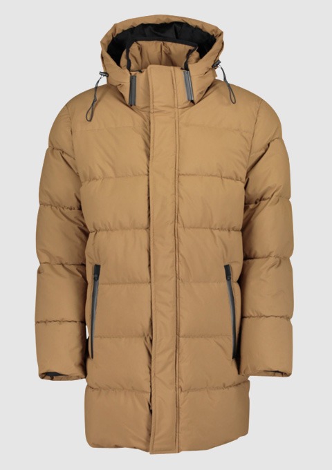 Eine beige, gesteppten Winterjacke mit Kapuze und seitlichen Reißverschlusstaschen. Eine beige, gesteppten Winterjacke mit Kapuze und seitlichen Reißverschlusstaschen.