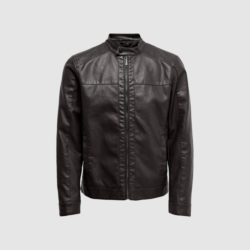 Schwarze Lederjacke mit Stehkragen und Reißverschluss.