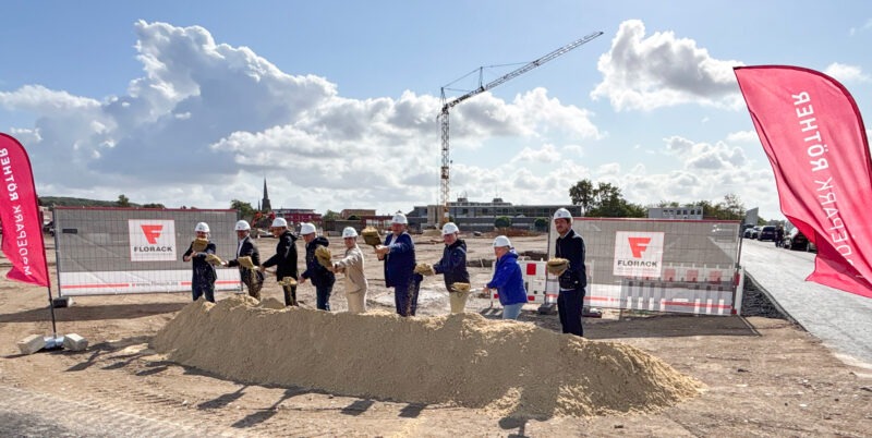 Feierlicher Spatenstich des HÜ-Center in Hückelhoven. Feierlicher Spatenstich des HÜ-Center in Hückelhoven.