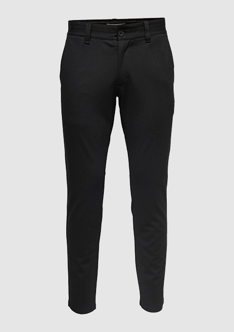Schwarze Hose.