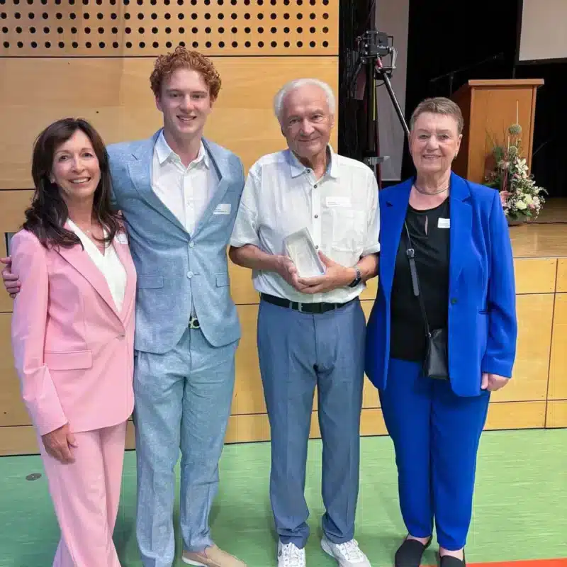 Familie Röther mit dem Medienpreis des Haller Tagblatt ausgezeichnet.