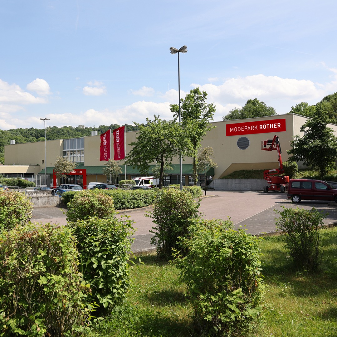 Außenansicht Modepark Röther Filiale in Meißen
