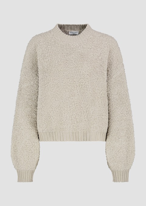 Ein beigefarbener, gesteppter Pullover mit Rundhalsausschnitt und langen, weit geschnittenen Ärmeln. Ein beigefarbener, gesteppter Pullover mit Rundhalsausschnitt und langen, weit geschnittenen Ärmeln.