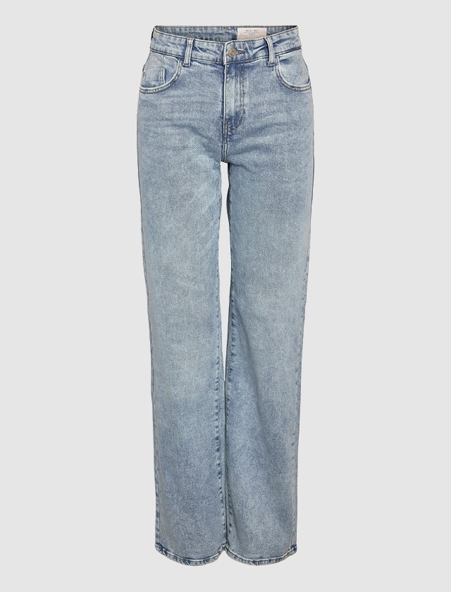 Hochtaillierte, aus Denim gefertigte, cropped Jeans in modischem Design. Hochtaillierte, aus Denim gefertigte, cropped Jeans in modischem Design.